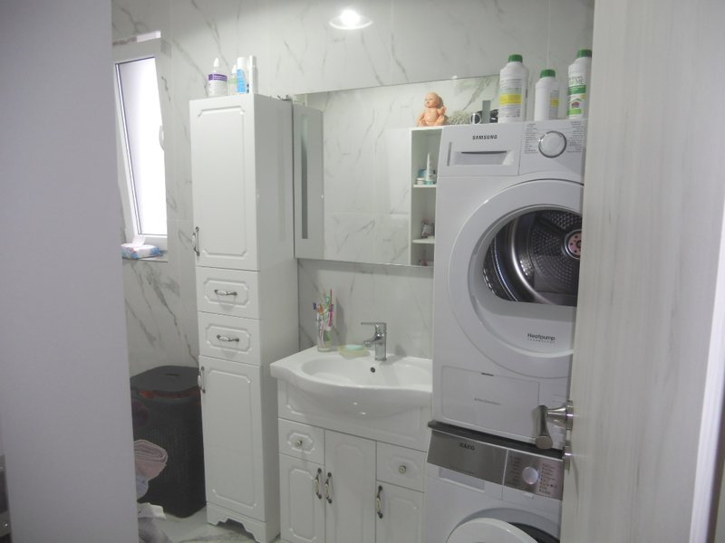 Domnesti - zona Ciutati, strada Foisorului Casa P+1, mobilata complet