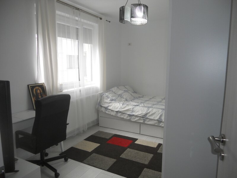 Domnesti - zona Ciutati, strada Foisorului Casa P+1, mobilata complet